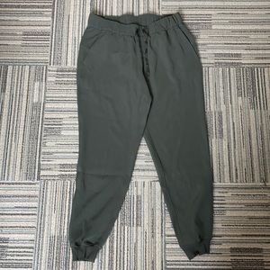 Lululemon on the fly pant